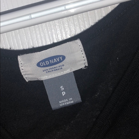 black old navy tee - Picture 2 of 3